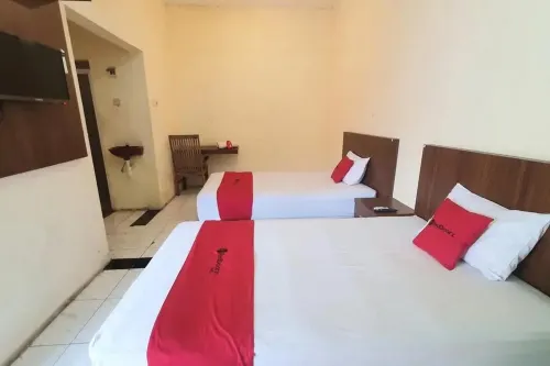 RedDoorz Near Universitas Pgri Kanjuruhan Hotels in Sukun