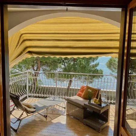 Beachfront Apartment Sea View & Terrace Costa Azzurra Grado