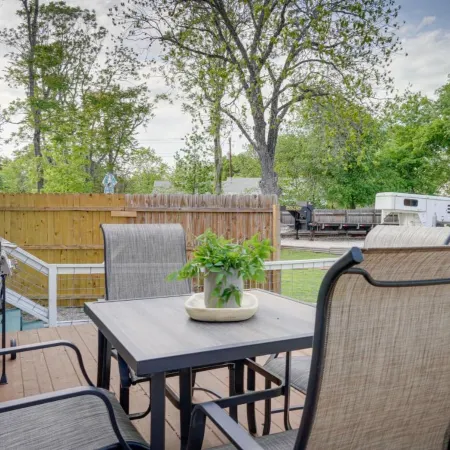 Kerrville Vacation Rental Across from River Trail!