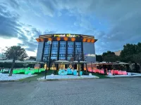 HOTEL ROYAL