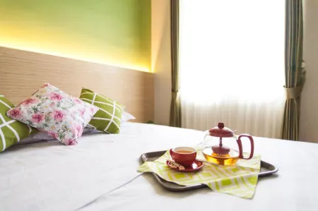 Azzahra Guest House Syariah Juanda Отели в г. Sedati