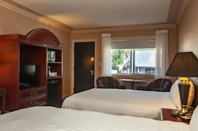 Revelstoke Lodge Hotel di Revelstoke