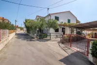 Apartment and Rooms Ruza