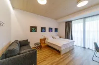 Wud Hotel Hotels near Labirint umetnosti
