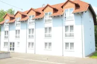 Central Inn Hotel Garni Hotels in Merchweiler