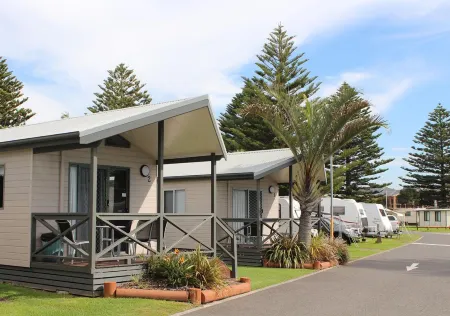 Nrma Shellharbour Beachside Holiday Park Отели в г. Шелл Ков
