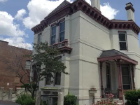 Inn Port d'Vino Hotels in Dayton