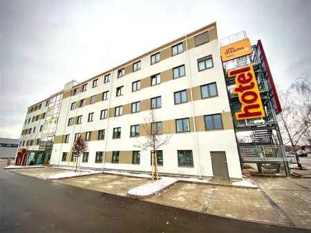 McDreams Hotel München-Nord Отели в г. Нойфарн бай Фрайзинг
