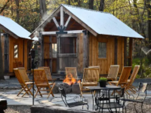 Settlers Inn Hotels in Wayne County