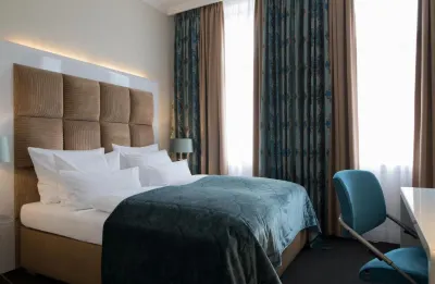 König`s Hotel am Schlosspark Отели рядом с достопримечательностью «Aussichtsplattform Stromberg»