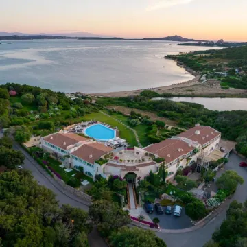 L'Ea Bianca Luxury Resort