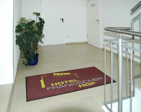 Hotel Fränkischer Hof Отели рядом с достопримечательностью «Karlsplatz»