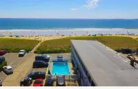 On the Beach Motel - parking