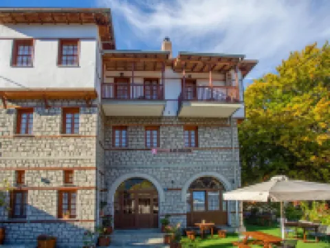 Hotel Adonis โรงแรมในMetsovo