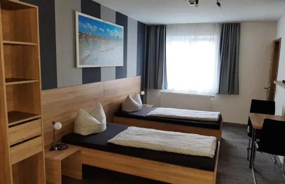 斯塔德特瑞德潘森酒店