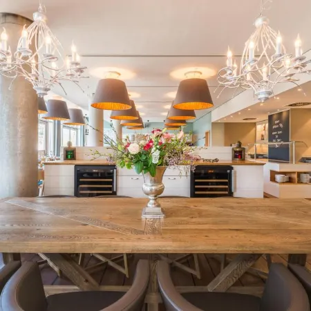 Strand-Hotel Hübner Отели в г. Варнемюнде