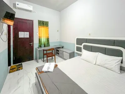 Kusuma Guest House Jombang RedPartner near Station Jombang Hotel dekat Agen telur sumbermulyo