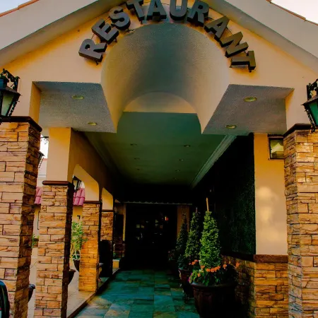 La Siesta Hotel