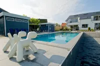 Guesthouse de Witte Merel Deluxe - Kolam Renang