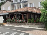 Hostellerie de La Roseraie Hotels in Gers