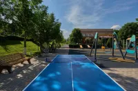 Charos Family Resort - parking