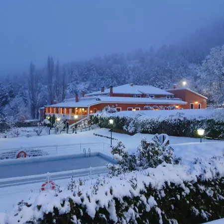 Hospedium Hotel Val de Pinares Отели в г. Альбакете