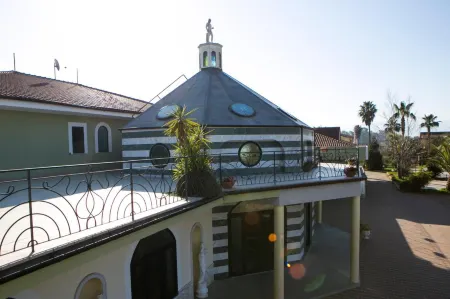 Hotel Miramare Отели рядом с достопримечательностью «Castello Ducale»