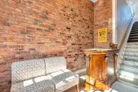 College Inn Hotel