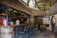 Cest Si Bon Hotel - bars
