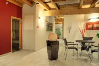 Matchpoint Hotel
