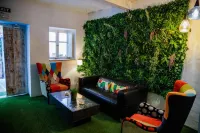 Hostal the Monkey Room