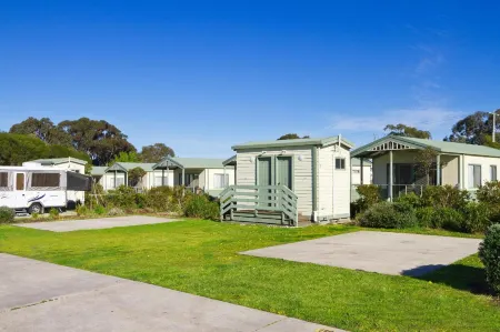 Sandhurst Motel Отели в г. Каррум Даунс