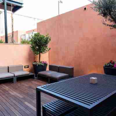 Flora Chiado Apartments Others