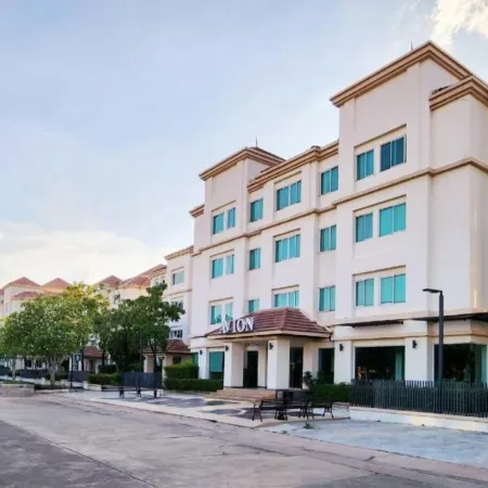 Avion Hotel - Near to Suvarnabhumi Отели рядом с достопримечательностью «Ват Плуксаттха»