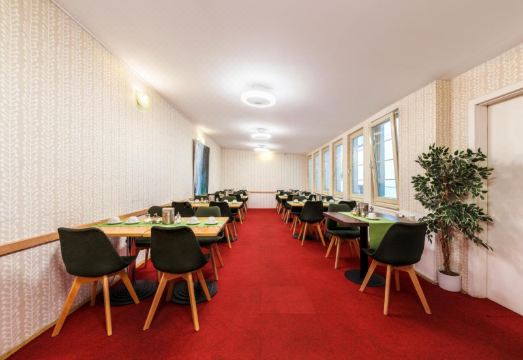 프라하 숙소 비교 분석 이미지