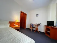 Hotel Zur Stadt Cassel Hotels in Knullwald