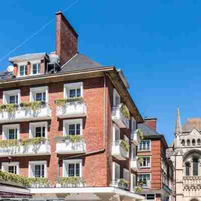 Brit Hotel Privilège Lisieux - Villa des Arts Hotel Exterior