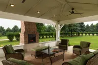 The Oakwood Inn Hotels in Okoboji