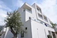 Gogo's Boutique Hotel