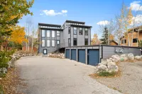 Alpine Drive #106B by Summit County Mountain Retreats Hotels in Frisco