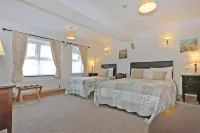 The Courtyard Guesthouse B&B Hotels near Ardnacrusha Garden Centre