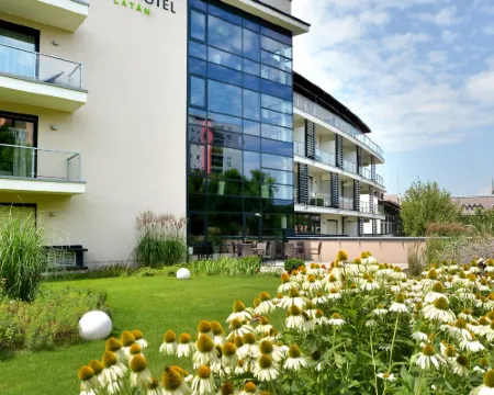 Imola Hotel Platan Hotels in Eger
