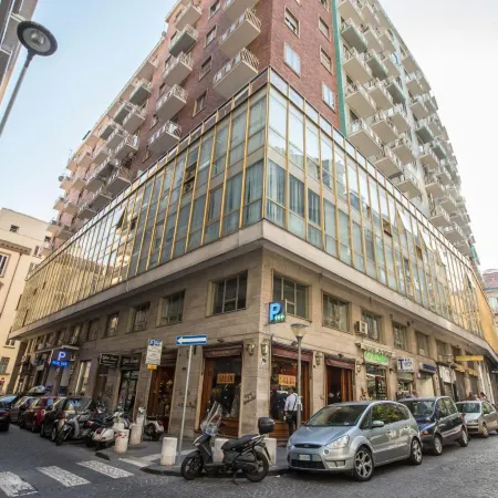 The Boutique Napoli Suite Отели рядом с достопримечательностью «Площадь Пьяцца-дель-Плебишито»