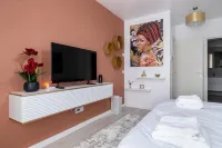 Colours Studios - 3-Star