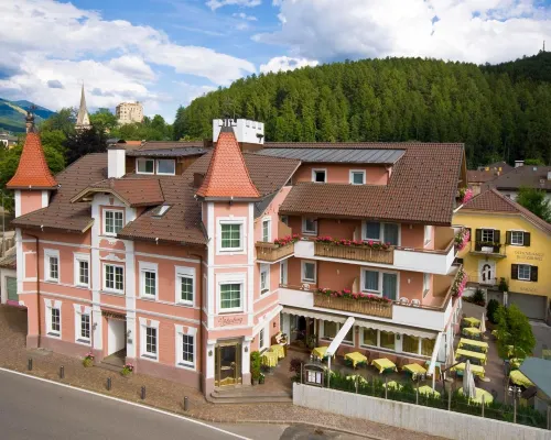 Hotel Blitzburg Hotels in Brunico