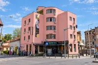 Occidental Wise Transit Hotel - 3 звезды