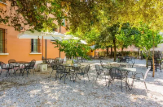 สติวเดนท์ส โฮสเทล เอสเตนเซ โรงแรมใน