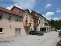 Hôtel du Bout du Monde Hotels in Loubaresse