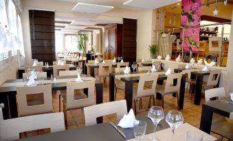 Logis Hôtel Restaurant Barrey - Housity