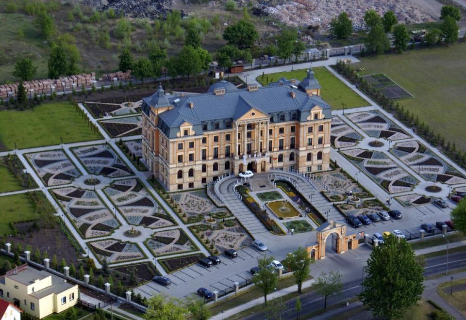 hotel overview picture